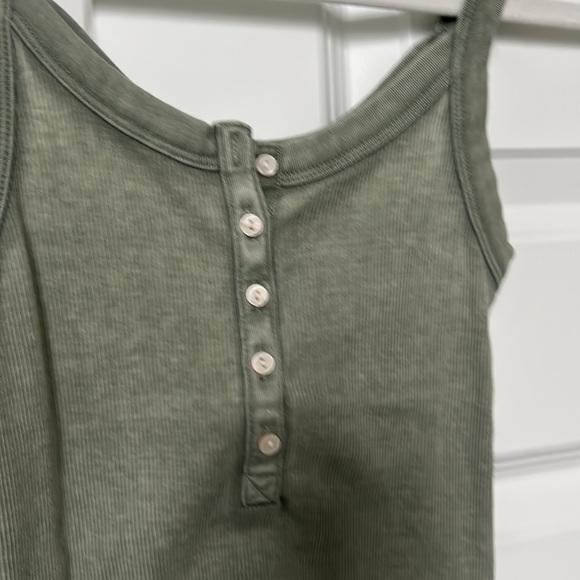 Tank top - Picture 2 of 3